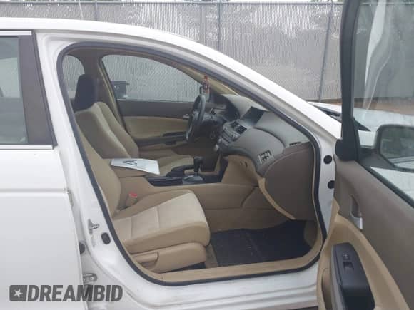 2008 Honda Accord LX с VIN 1HGCP263X8A030197, выставлен на аукционе IAAI как лот 43275244 с пробегом 183 794 миль миль и . История ставок и продаж доступна на DreamBid. Изображение 5.