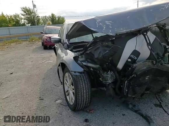 2014 Hyundai Genesis 3.8L with VIN KMHGC4DD2EU262978, listed as a Copart auction lot 80008055 with 81,739 mi miles and Salvage title. Bid and sale history available at DreamBid. Image 13.