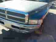 2000 Dodge 1500 z VIN 1B7HC16Y9YS590308, wystawiony jako IAAI lot #43495965 z przebiegiem 118 866 mil mil oraz . Historia ofert i sprzedaży dostępna na DreamBid. Obrazek 6.