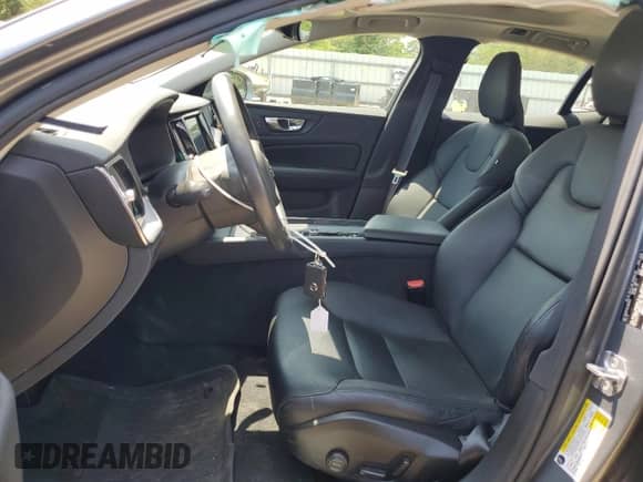 2020 Volvo S60 Momentum z VIN 7JR102FK2LG064613, wystawiony jako Copart lot #62116935 z przebiegiem 44 845 mil mil oraz Szkoda całkowita • Salvage title. Historia ofert i sprzedaży dostępna na DreamBid. Obrazek 7.