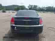 2014 Chrysler 300 с VIN 2C3CCARG4EH384561, выставлен на аукционе IAAI как лот 42888987 с пробегом 326 816 миль миль и . История ставок и продаж доступна на DreamBid. Изображение 16.