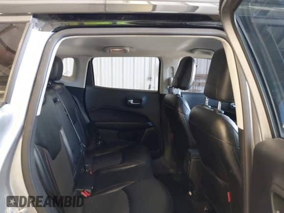 2020 Jeep Compass Trailhawk с VIN 3C4NJDDB3LT163111, выставлен на аукционе IAAI как лот 42343776 с пробегом 98 493 миль миль и . История ставок и продаж доступна на DreamBid. Изображение 8.