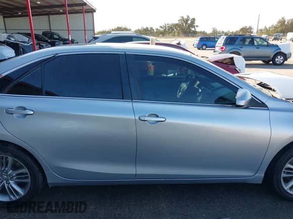 2017 Toyota Camry XLE z VIN 4T1BF1FK1HU660134, wystawiony jako IAAI lot #41697739 z przebiegiem 116 243 mil mil oraz . Historia ofert i sprzedaży dostępna na DreamBid. Obrazek 13.