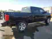 2018 Chevrolet Silverado 1500 LT z VIN 3GCUKREC3JG516403, wystawiony jako Copart lot #82135815 z przebiegiem 138 927 mil mil oraz Szkoda całkowita • Salvage title. Historia ofert i sprzedaży dostępna na DreamBid. Obrazek 3.
