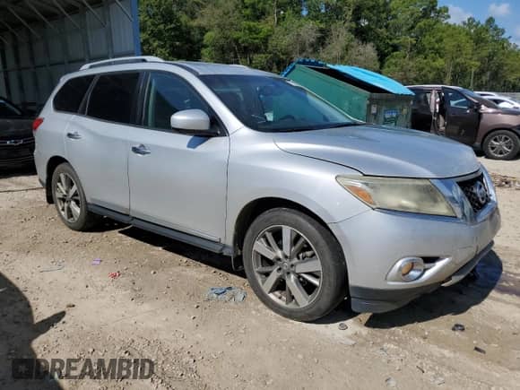 2014 Nissan Pathfinder S with VIN 5N1AR2MN5EC688364, listed as a Copart auction lot 61367445 with 126,918 mi miles and Salvage title. Bid and sale history available at DreamBid. Image 4.