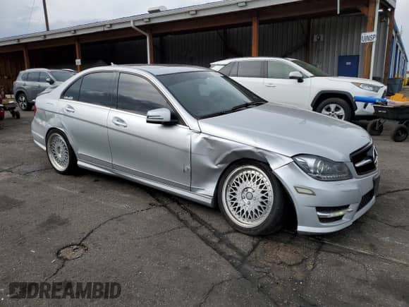 2012 Mercedes-Benz C 300 Sport z VIN WDDGF8BB0CF897287, wystawiony jako Copart lot #80288735 z przebiegiem 37 470 mil mil oraz Szkoda całkowita • Salvage title. Historia ofert i sprzedaży dostępna na DreamBid. Obrazek 4.