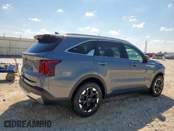 2024 Kia Sorento S with VIN 5XYRL4JC0RG286020, listed as a Copart auction lot 85947925 with 47,847 mi miles and Clean title. Bid and sale history available at DreamBid. Image 3.