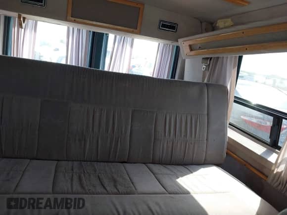 1995 Ford Econoline Cargo с VIN 1FDEE14Y9SHA29638, выставлен на аукционе IAAI как лот 42528557 с пробегом Не указан миль и . История ставок и продаж доступна на DreamBid. Изображение 8.