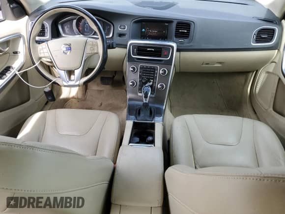 2015 Volvo S60 T5 Platinum с VIN YV1612TMXF2360756, выставлен на аукционе Copart как лот 47140365 с пробегом 147 280 миль миль и Чистый • Clean title. История ставок и продаж доступна на DreamBid. Изображение 8.