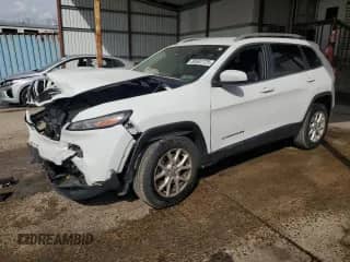 2016 Jeep Cherokee Latitude с VIN 1C4PJMCB8GW187043, выставлен на аукционе Copart как лот 85507725 с пробегом 123 464 миль миль и Списание • Salvage title. История ставок и продаж доступна на DreamBid. Изображение 1.