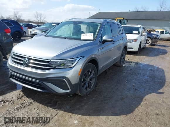 2023 Volkswagen Tiguan SE with VIN 3VV2B7AX0PM034519, listed as a IAAI auction lot 41723470 with 17,250 mi miles and . Bid and sale history available at DreamBid. Image 17.