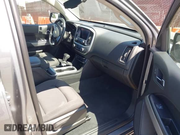 2021 Chevrolet Colorado 2WD LT z VIN 1GCGSCEN2M1111518, wystawiony jako IAAI lot #43166161 z przebiegiem 21 197 mil mil oraz . Historia ofert i sprzedaży dostępna na DreamBid. Obrazek 5.