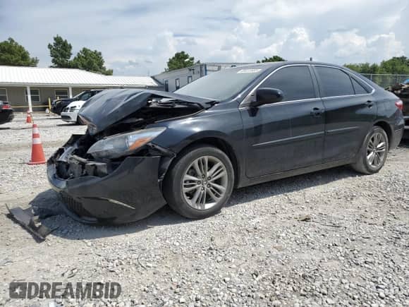 2017 Toyota Camry XLE z VIN 4T1BF1FK2HU362983, wystawiony jako Copart lot #69413905 z przebiegiem 78 982 mil mil oraz Szkoda całkowita • Salvage title. Historia ofert i sprzedaży dostępna na DreamBid. Obrazek 1.