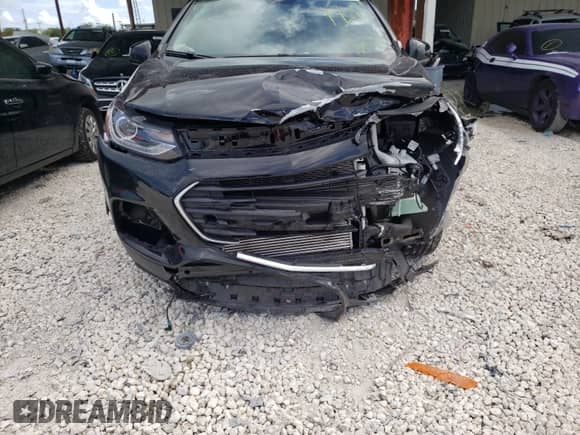 2021 Chevrolet Trax LT with VIN KL7CJLSB8MB358321, listed as a Copart auction lot 58997041 with 8,771 mi miles and Salvage title. Bid and sale history available at DreamBid. Image 9.