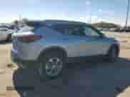 2023 Chevrolet Blazer LT z VIN 3GNKBHR49PS233313, wystawiony jako Copart lot #84640065 z przebiegiem 19 779 mil mil oraz Szkoda całkowita • Salvage title. Historia ofert i sprzedaży dostępna na DreamBid. Obrazek 3.
