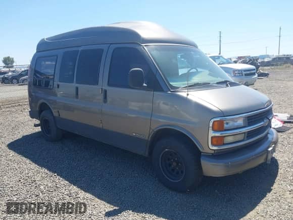 1999 Chevrolet Express z VIN 1GBFG15R7X1048543, wystawiony jako IAAI lot #42784629 z przebiegiem 188 722 mil mil oraz . Historia ofert i sprzedaży dostępna na DreamBid. Obrazek 1.