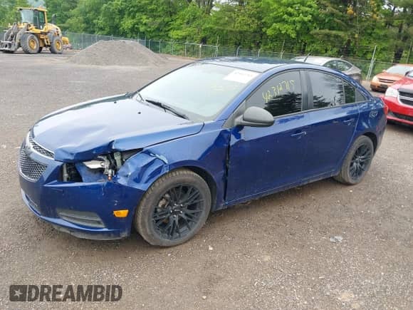 2013 Chevrolet Cruze LS с VIN 1G1PB5SH1D7288562, выставлен на аукционе IAAI как лот 42312715 с пробегом 188 633 миль миль и . История ставок и продаж доступна на DreamBid. Изображение 2.