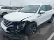 2024 Volkswagen Tiguan SE с VIN 3VV2B7AX0RM047340, выставлен на аукционе IAAI как лот 42502249 с пробегом 8 429 миль миль и . История ставок и продаж доступна на DreamBid. Изображение 19.