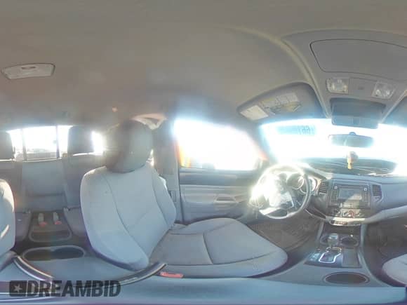 2015 Toyota Tacoma PreRunner z VIN 5TFTX4GNXFX049059, wystawiony jako Copart lot #66195825 z przebiegiem 121 411 mil mil oraz Szkoda całkowita • Salvage title. Historia ofert i sprzedaży dostępna na DreamBid. Obrazek 14.