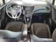 2020 Chevrolet Trax LT z VIN KL7CJLSB1LB056772, wystawiony jako Copart lot #85144125 z przebiegiem 46 505 mil mil oraz Szkoda całkowita • Salvage title. Historia ofert i sprzedaży dostępna na DreamBid. Obrazek 8.