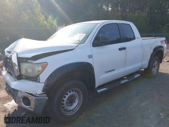 2007 Toyota Tundra SR5 с VIN 5TFBT54177X008291, выставлен на аукционе IAAI как лот 43185810 с пробегом 248 297 миль миль и . История ставок и продаж доступна на DreamBid. Изображение 20.