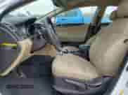 2015 Hyundai Sonata z VIN KMHEC4A49FA132629, wystawiony jako Copart lot #69064395 z przebiegiem 103 395 mil mil oraz Szkoda całkowita • Salvage title. Historia ofert i sprzedaży dostępna na DreamBid. Obrazek 7.