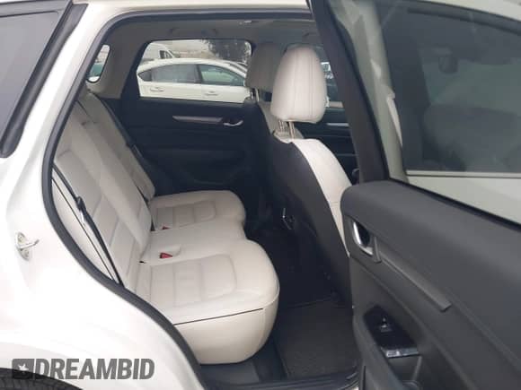 2024 Mazda CX-5 S Preferred z VIN JM3KFBCL4R0528914, wystawiony jako IAAI lot #43400189 z przebiegiem 7 680 mil mil oraz . Historia ofert i sprzedaży dostępna na DreamBid. Obrazek 8.