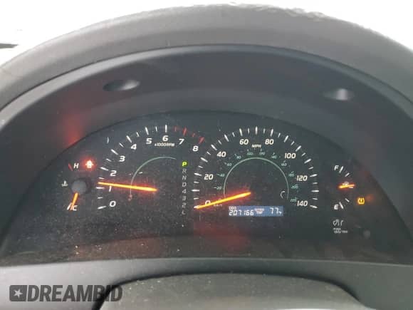 2007 Toyota Camry CE z VIN 4T1BE46K47U567465, wystawiony jako Copart lot #84950135 z przebiegiem 207 166 mil mil oraz Szkoda całkowita • Salvage title. Historia ofert i sprzedaży dostępna na DreamBid. Obrazek 9.