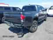2019 Toyota Tacoma SR5 с VIN 3TMAZ5CN3KM084409, выставлен на аукционе IAAI как лот 43076335 с пробегом 73 078 миль миль и . История ставок и продаж доступна на DreamBid. Изображение 4.
