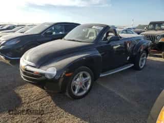 2004 Chevrolet SSR LS z VIN 1GCES14P64B108386, wystawiony jako Copart lot #76100334 z przebiegiem Nie podano mil oraz Szkoda całkowita • Salvage title. Historia ofert i sprzedaży dostępna na DreamBid. Obrazek 1.
