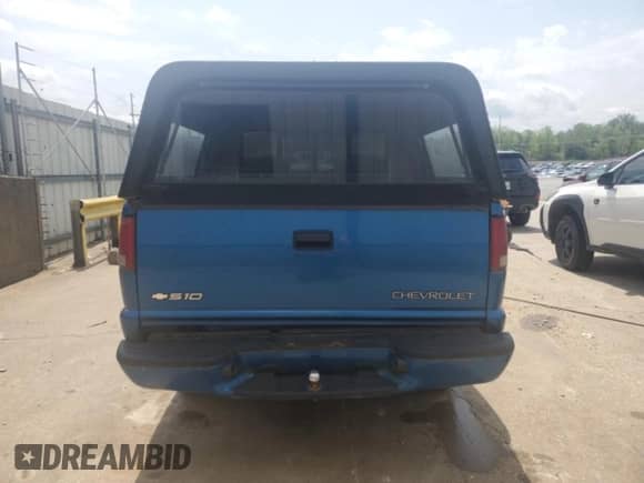 2001 Chevrolet S-10 LS with VIN 1GCDT13W41K151914, listed as a Copart auction lot 55245865 with 212,657 mi miles and Non repairable. Bid and sale history available at DreamBid. Image 6.