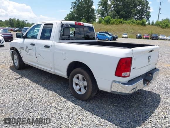 2018 Ram 1500 SLT with VIN 1C6RR6GG6JS143132, listed as a IAAI auction lot 42726628 with 204,696 mi miles and . Bid and sale history available at DreamBid. Image 3.