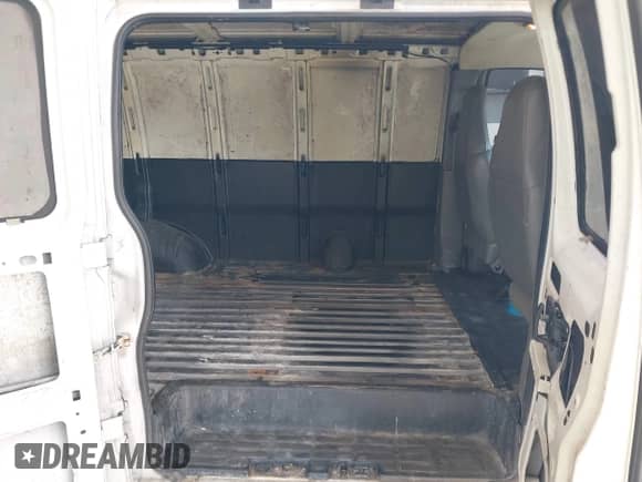 2007 Chevrolet Express Cargo with VIN 1GCGG25V971123956, listed as a IAAI auction lot 43280610 with 191,608 mi miles and . Bid and sale history available at DreamBid. Image 8.