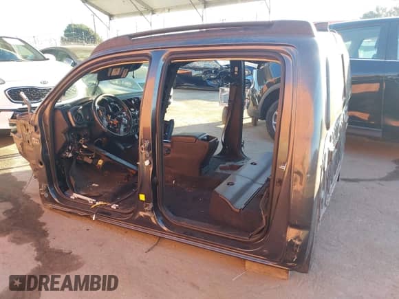 2018 Toyota Tacoma SR5 z VIN 3TMBZ5DN6JM017160, wystawiony jako IAAI lot #43423023 z przebiegiem 83 201 mil mil oraz . Historia ofert i sprzedaży dostępna na DreamBid. Obrazek 3.