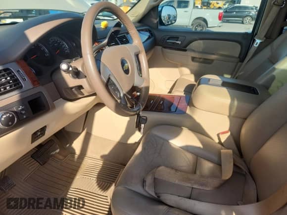 2013 Chevrolet Tahoe LTZ с VIN 1GNSCCE06DR345018, выставлен на аукционе Copart как лот 86178385 с пробегом 201 689 миль миль и Списание • Salvage title. История ставок и продаж доступна на DreamBid. Изображение 7.