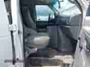 2003 Ford Econoline Cargo z VIN 1FTNE24283HB19533, wystawiony jako IAAI lot #42357493 z przebiegiem 254 496 mil mil oraz . Historia ofert i sprzedaży dostępna na DreamBid. Obrazek 5.