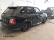 2010 Land Rover Range Rover Sport HSE Lux z VIN SALSK2D44AA245917, wystawiony jako IAAI lot #42638894 z przebiegiem 182 054 mil mil oraz . Historia ofert i sprzedaży dostępna na DreamBid. Obrazek 4.