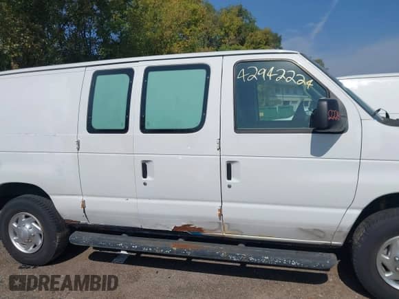 2012 Ford Econoline Cargo Recreational с VIN 1FTNE2EW2CDB00498, выставлен на аукционе IAAI как лот 42942224 с пробегом 193 272 миль миль и . История ставок и продаж доступна на DreamBid. Изображение 13.