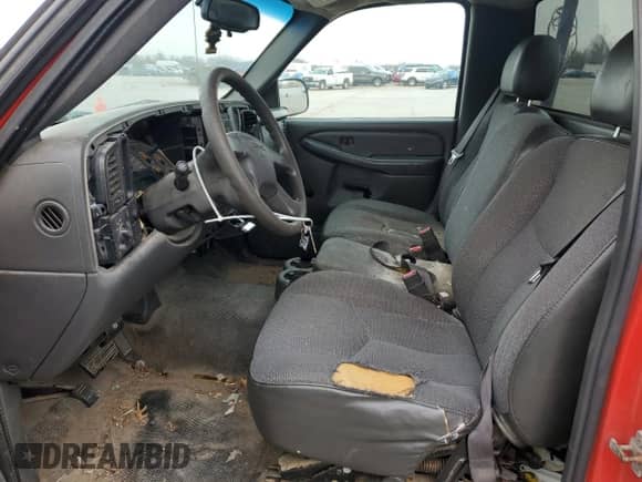 2005 GMC Sierra 1500 Work Truck with VIN 1GTEC14V75Z230033, listed as a Copart auction lot 84648764 with 193,799 mi miles and Salvage title. Bid and sale history available at DreamBid. Image 7.