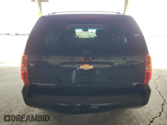 2011 Chevrolet Suburban LS с VIN 1GNSCHE00BR382477, выставлен на аукционе Copart как лот 54735175 с пробегом 117 498 миль миль и Списание • Salvage title. История ставок и продаж доступна на DreamBid. Изображение 6.