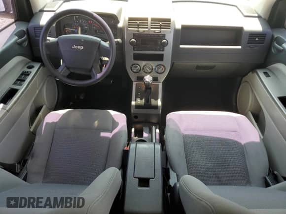 2007 Jeep Compass Sport with VIN 1J8FT47W87D158424, listed as a Copart auction lot 61333865 with 243,861 mi miles and Salvage title. Bid and sale history available at DreamBid. Image 8.