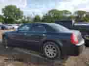 2006 Chrysler 300 C с VIN 2C3LA63H26H277708, выставлен на аукционе Copart как лот 70312945 с пробегом 180 630 миль миль и Списание • Salvage title. История ставок и продаж доступна на DreamBid. Изображение 2.