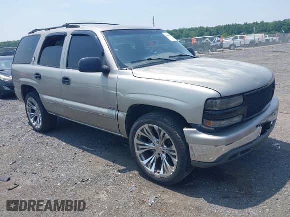 2000 Chevrolet Tahoe LS z VIN 1GNEK13T3YJ133246, wystawiony jako IAAI lot #42484297 z przebiegiem 314 628 mil mil oraz . Historia ofert i sprzedaży dostępna na DreamBid. Obrazek 1.