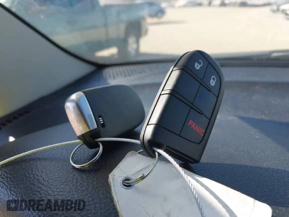 2015 Dodge Journey American Value z VIN 3C4PDCAB2FT692469, wystawiony jako IAAI lot #43076925 z przebiegiem 100 000 mil mil oraz . Historia ofert i sprzedaży dostępna na DreamBid. Obrazek 11.