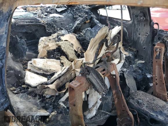 2009 Ford Mustang Shelby GT500 z VIN 1ZVHT88S595134711, wystawiony jako Copart lot #59057504 z przebiegiem Nie podano mil oraz Czysty tytuł • Clean title. Historia ofert i sprzedaży dostępna na DreamBid. Obrazek 10.