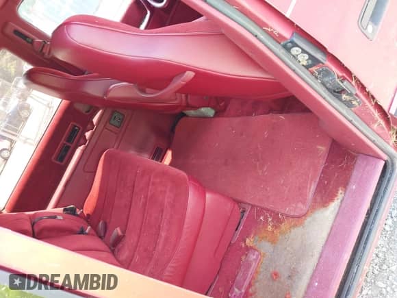 1993 Dodge Caravan Grand SE with VIN 1B4GH44R6PX723633, listed as a IAAI auction lot 42666604 with 186,856 mi miles and . Bid and sale history available at DreamBid. Image 8.