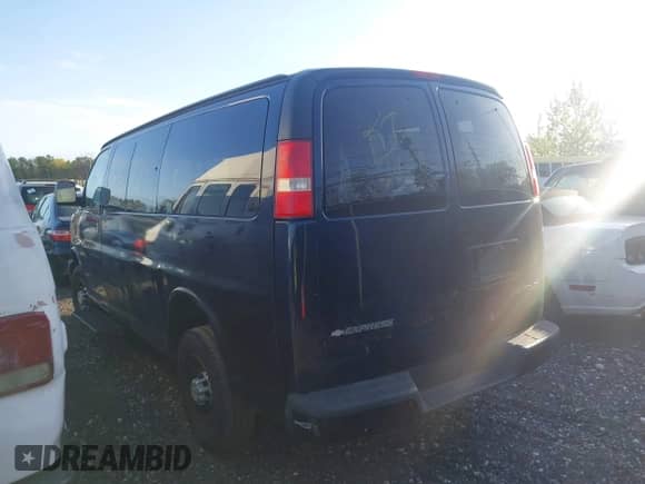 2006 Chevrolet City Express Cargo z VIN 1GAGG25U161237173, wystawiony jako IAAI lot #42158824 z przebiegiem Nie podano mil oraz . Historia ofert i sprzedaży dostępna na DreamBid. Obrazek 3.
