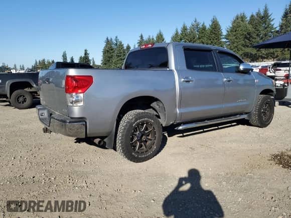 2008 Toyota Tundra Limited с VIN 5TFDV58118X034612, выставлен на аукционе Copart как лот 85709935 с пробегом 192 765 миль миль и Списание • Salvage title. История ставок и продаж доступна на DreamBid. Изображение 3.