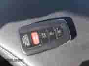 2018 Toyota Prius Plus z VIN JTDKARFP5J3077090, wystawiony jako IAAI lot #42888175 z przebiegiem 192 157 mil mil oraz . Historia ofert i sprzedaży dostępna na DreamBid. Obrazek 11.