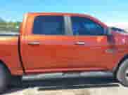 2013 Ram 1500 Big Horn z VIN 1C6RR7LT0DS653845, wystawiony jako IAAI lot #43333213 z przebiegiem 237 061 mil mil oraz . Historia ofert i sprzedaży dostępna na DreamBid. Obrazek 13.